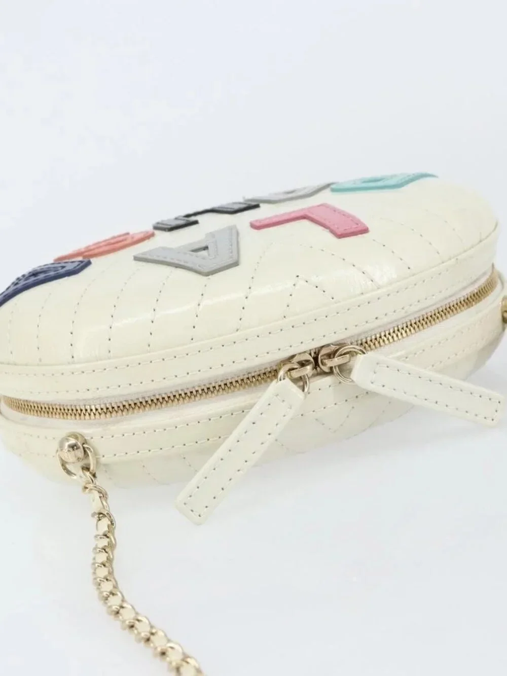 CHANEL V Stitch Chain Shoulder Bag Leather White Gold CC Auth 144830SAV